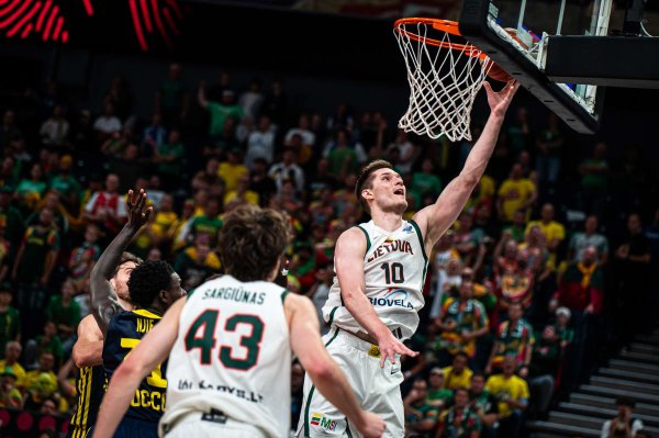 宏图配资 欧锦赛：瓦兰18分9板&拉尔森18分，立陶宛74-71战胜瑞典