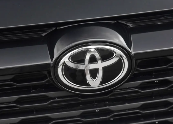 七界策略 丰田“RAV4”降价！标配2.0L+10速CVT