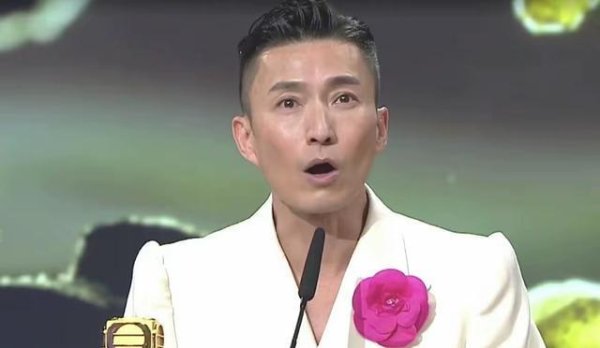 股融通 TVB视帝被偶遇指像工地工人，曾捐片酬助好友，迷途知返如今幸福